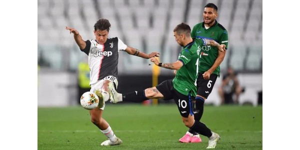 Atalanta B.C., que ha suspendido la Champions League, avanzó al tercer lugar en la Serie A